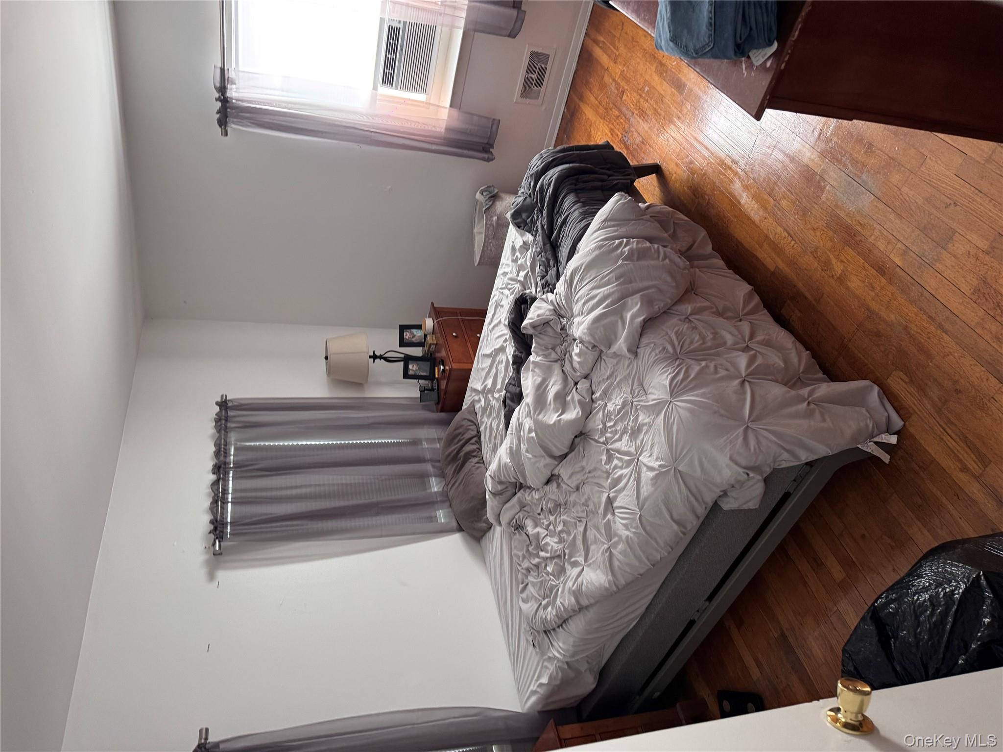 #4 photo, 196 Hamilton Avenue, Massapequa , NY 11758