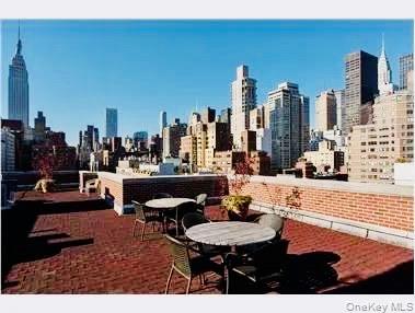 #3 photo, 240 E 35th Street, New York (Manhattan) , NY 10016