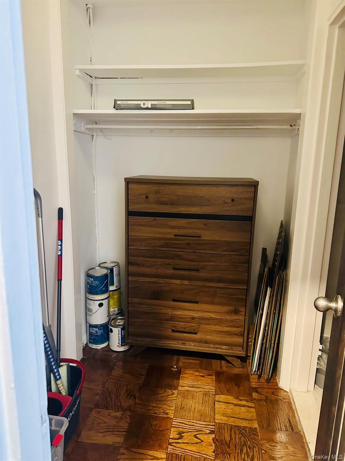 #4 photo, 240 E 35th Street, New York (Manhattan) , NY 10016