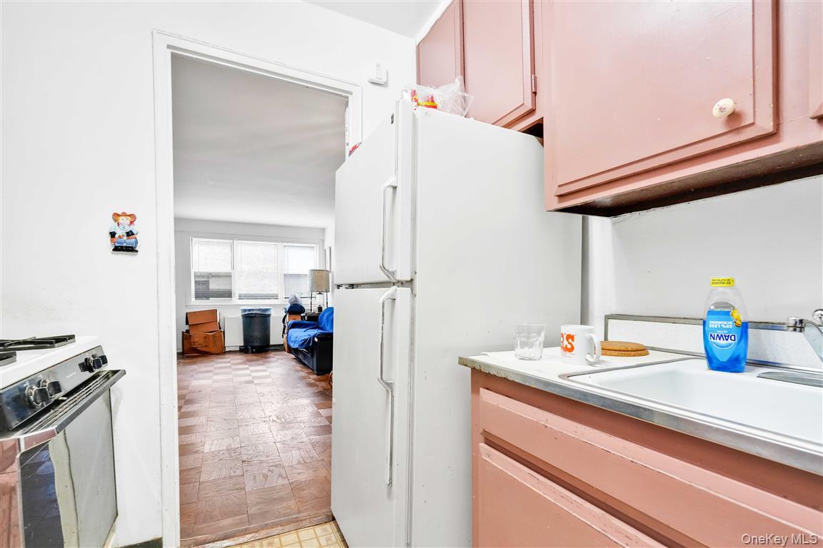 #14 photo, 77 E 12 Street, New York (Manhattan) , NY 10003