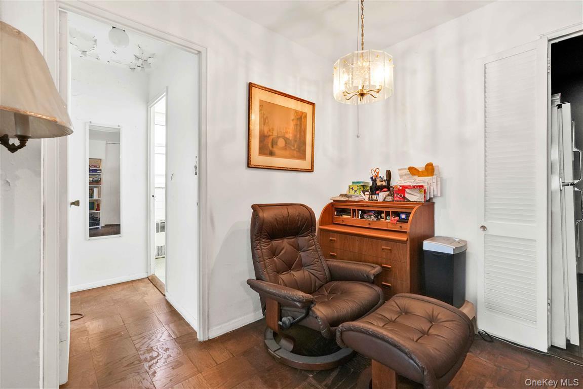 #6 photo, 77 E 12 Street, New York (Manhattan) , NY 10003