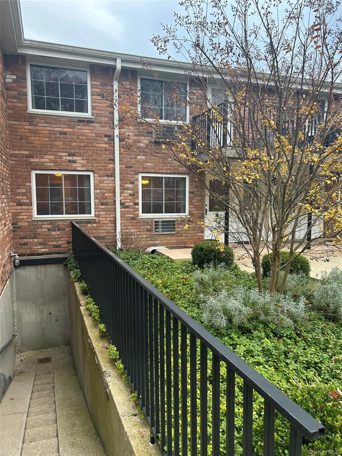 #3 photo, 96 Jervis Avenue, Farmingdale , NY 11735