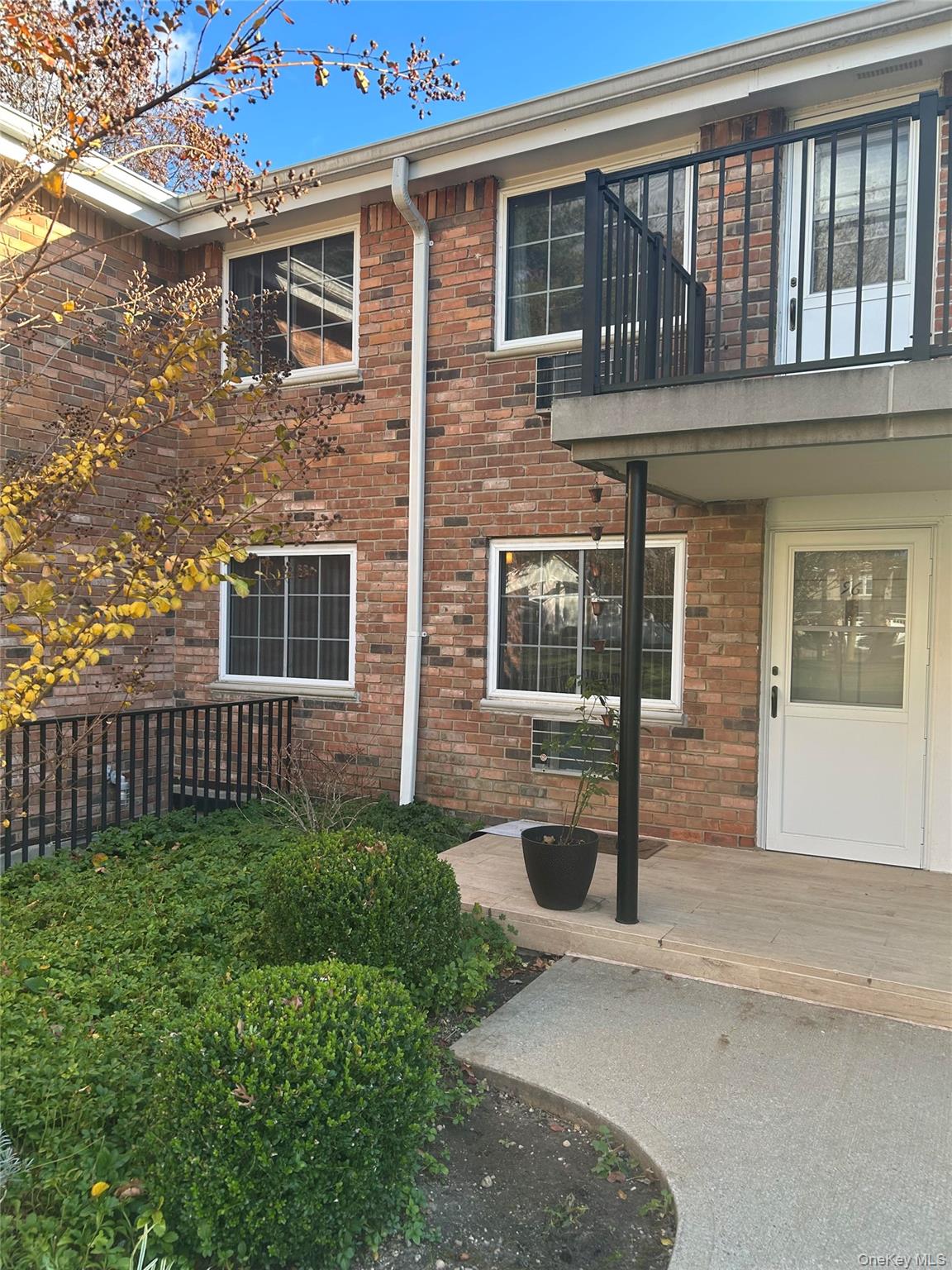 #4 photo, 96 Jervis Avenue, Farmingdale , NY 11735