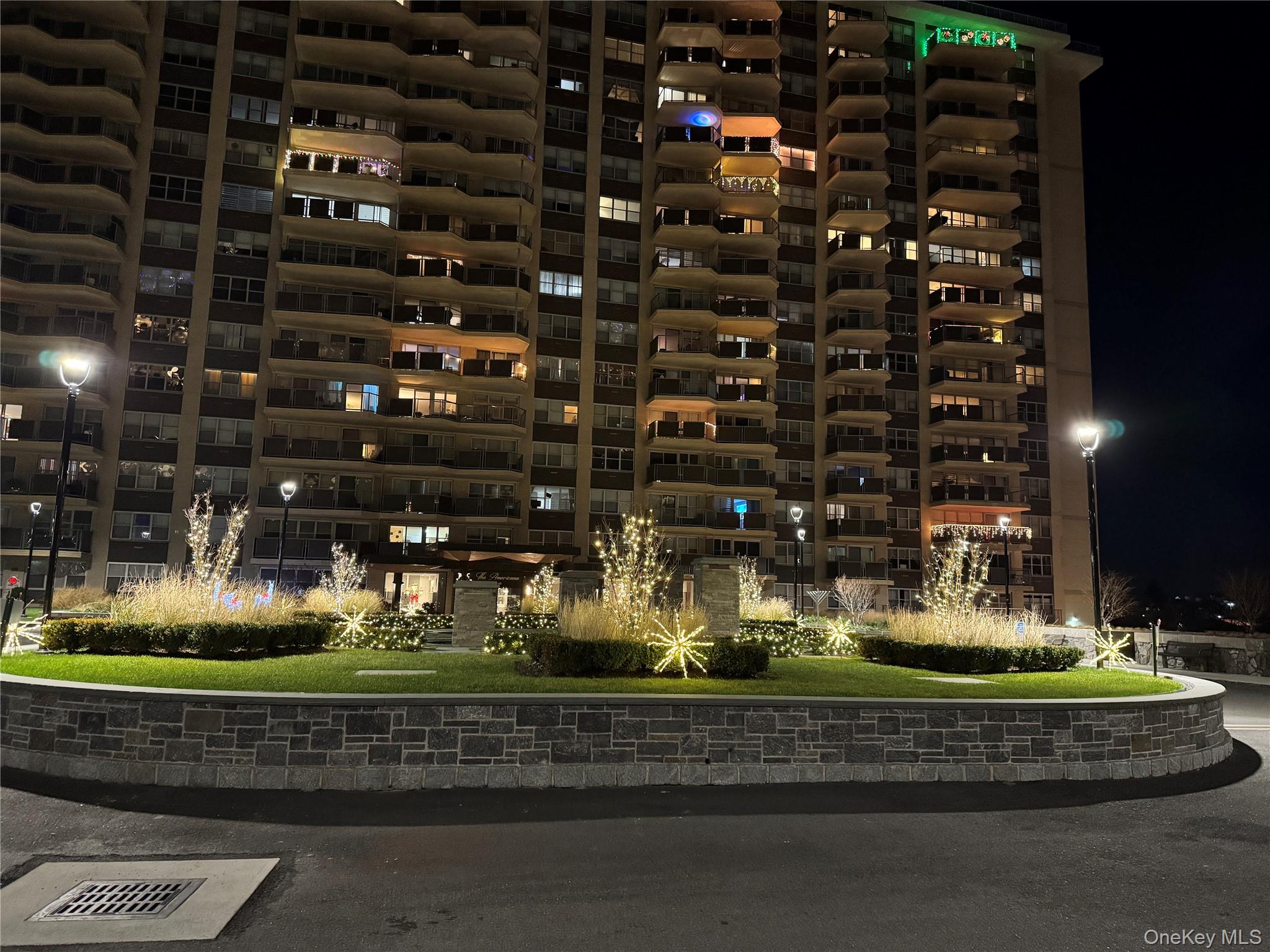 #2 photo, 17-85 215th Street, كوينز Bayside , NY 11360