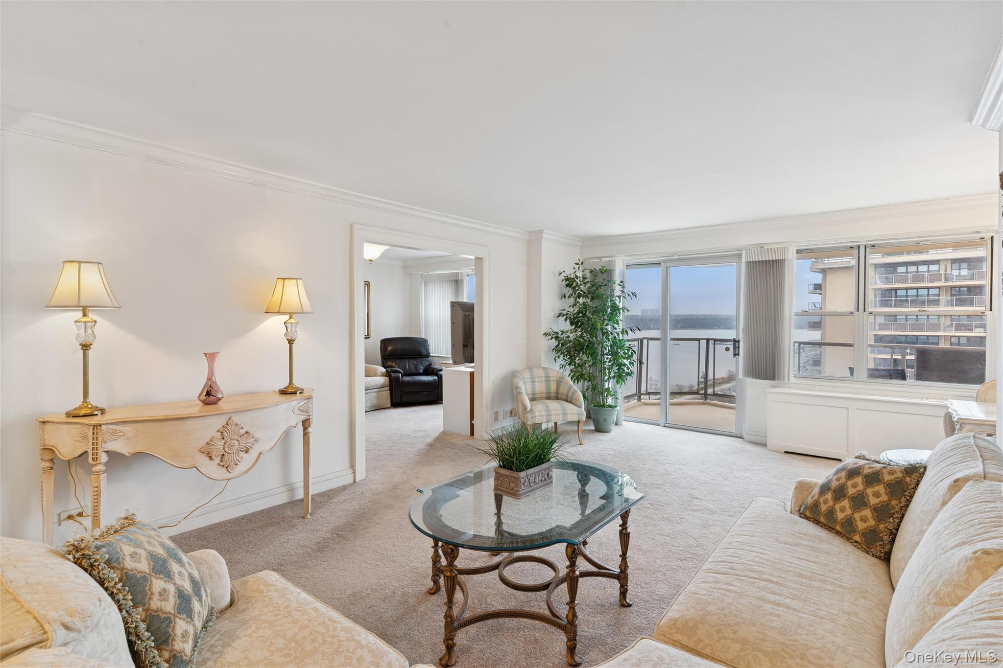 #8 photo, 17-85 215th Street, كوينز Bayside , NY 11360