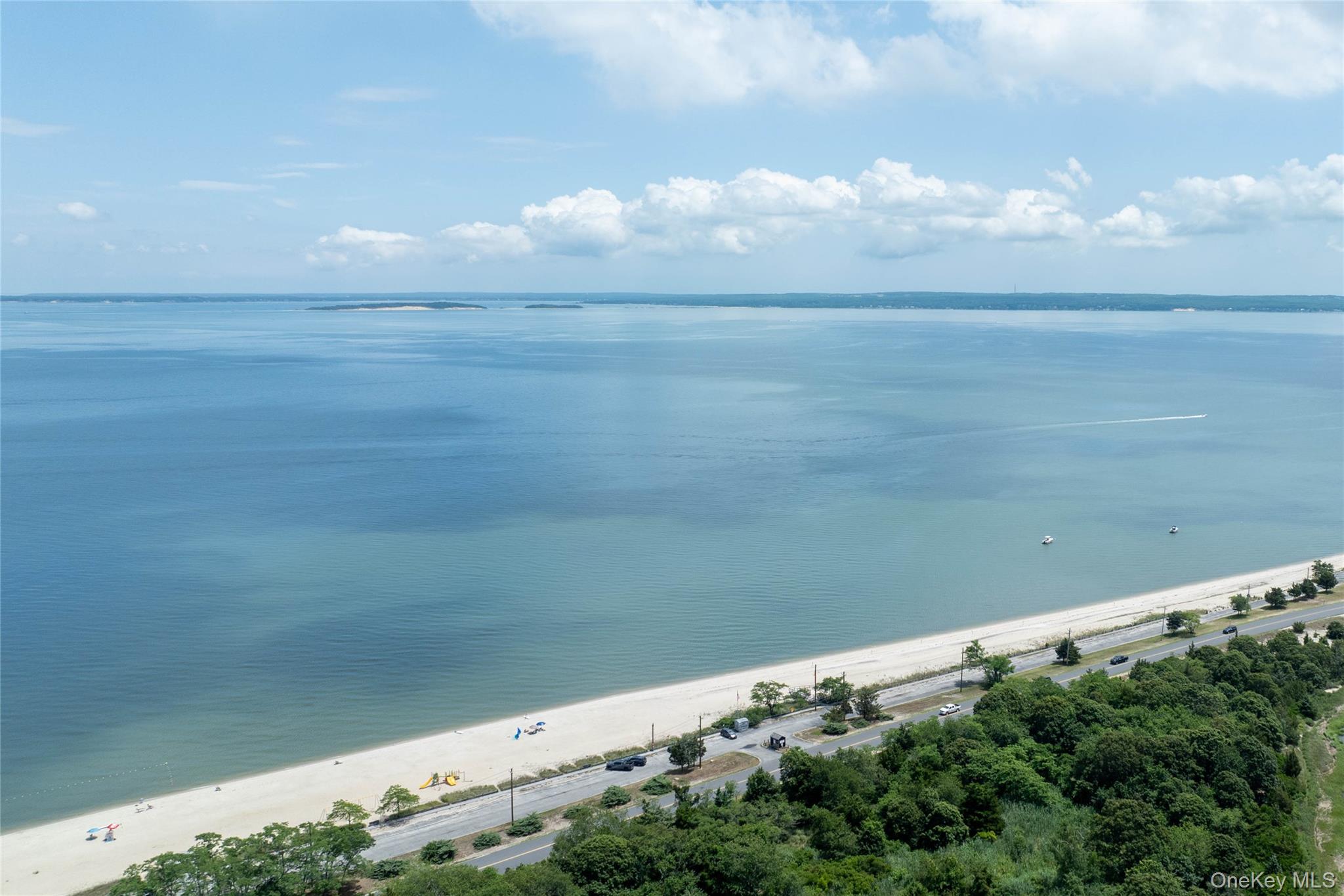 #2 photo, 795 Pine Tree Road, Cutchogue , NY 11935