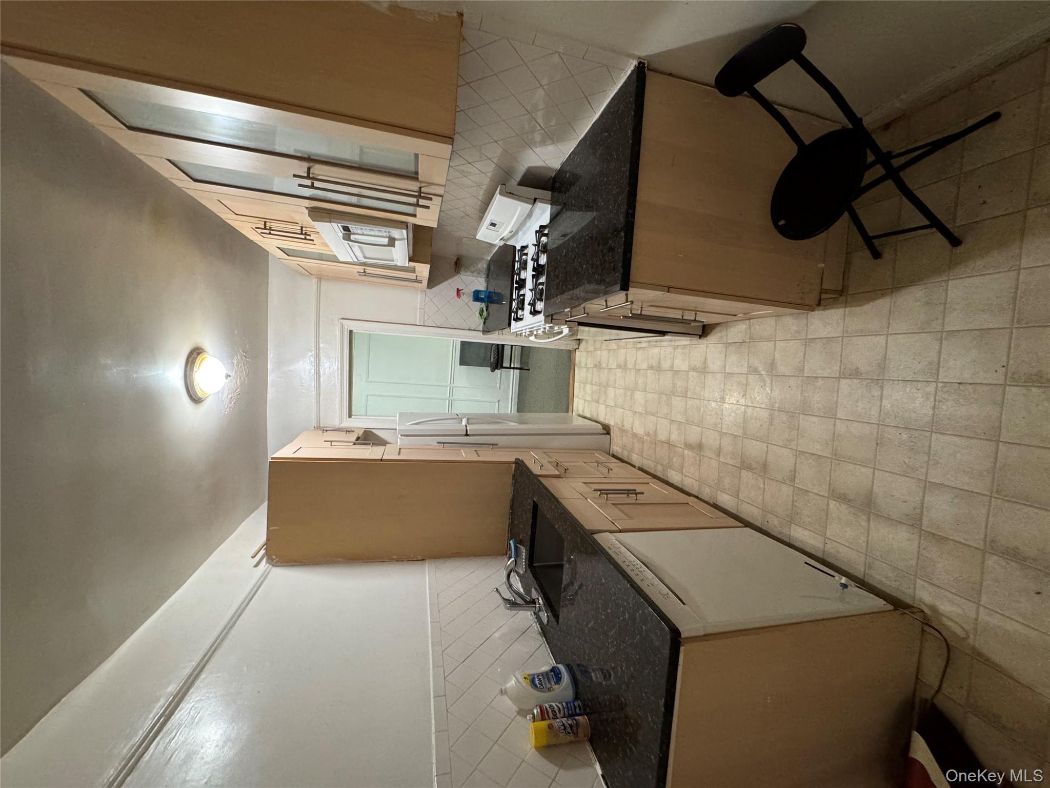 #12 photo, 2081 Cruger Avenue Cruger, Bronx , NY 10462