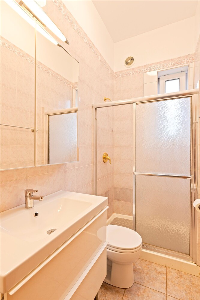 #10 photo, Brooklyn, Greenpoint , NY 11222