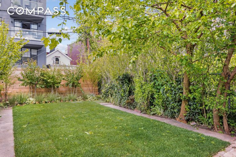 #10 photo, Brooklyn, Bedford-Stuyvesant , NY 11233