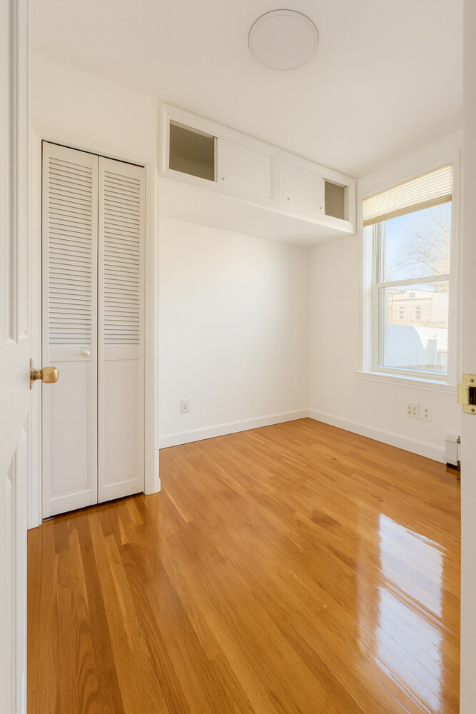 #8 photo, Glendale, Glendale , NY 11385