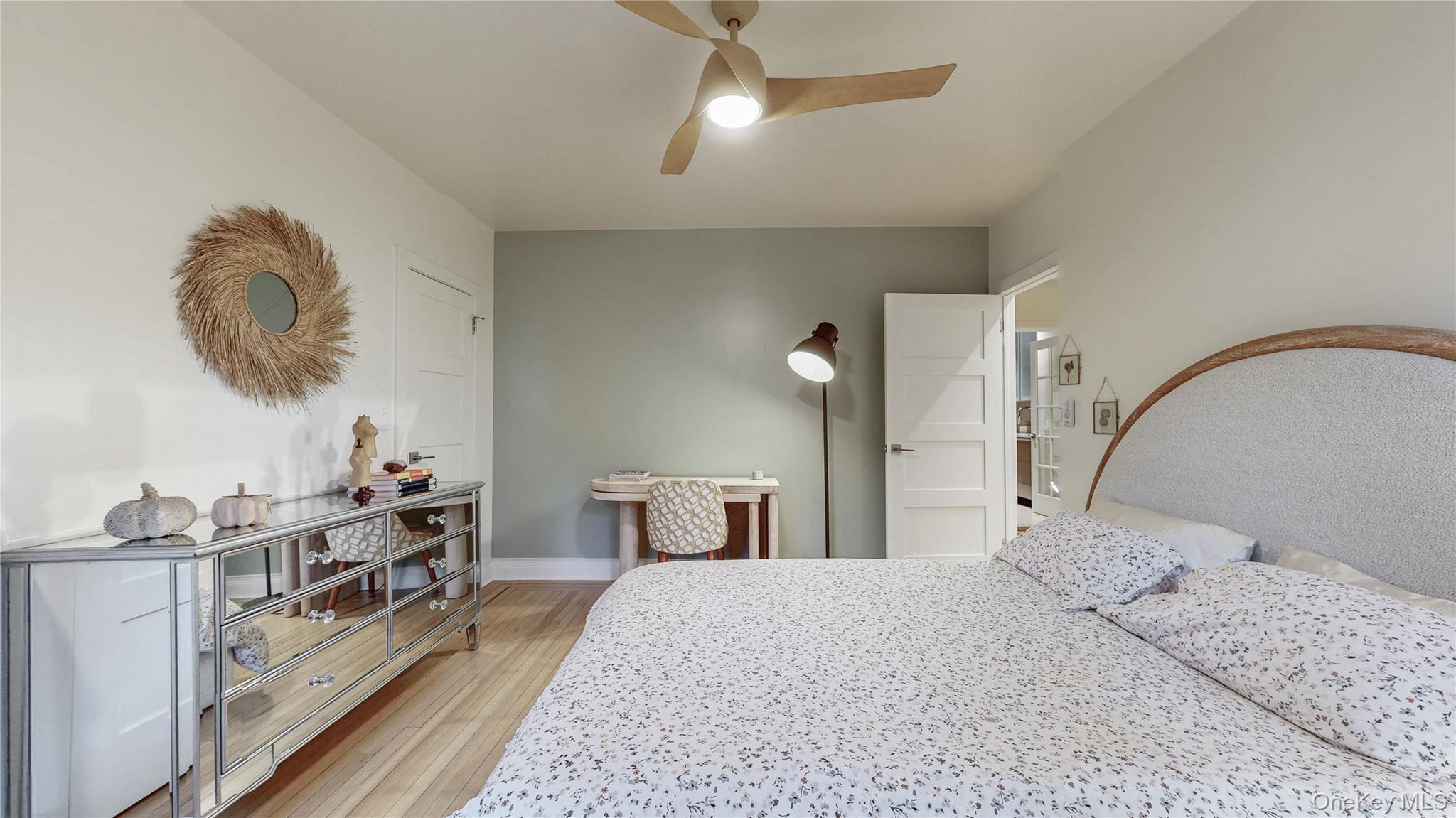 #16 photo, 150 Burns Street, Forest Hills , NY 11375