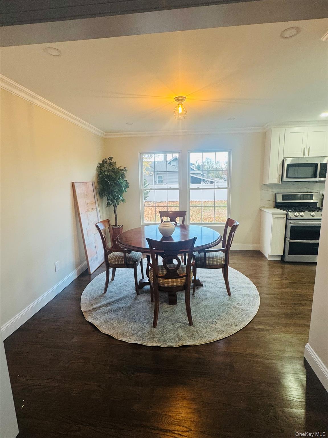 #11 photo, 11 Elm Street, Islip , NY 11751