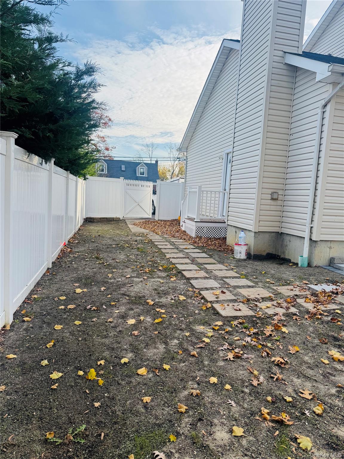 #4 photo, 11 Elm Street, Islip , NY 11751