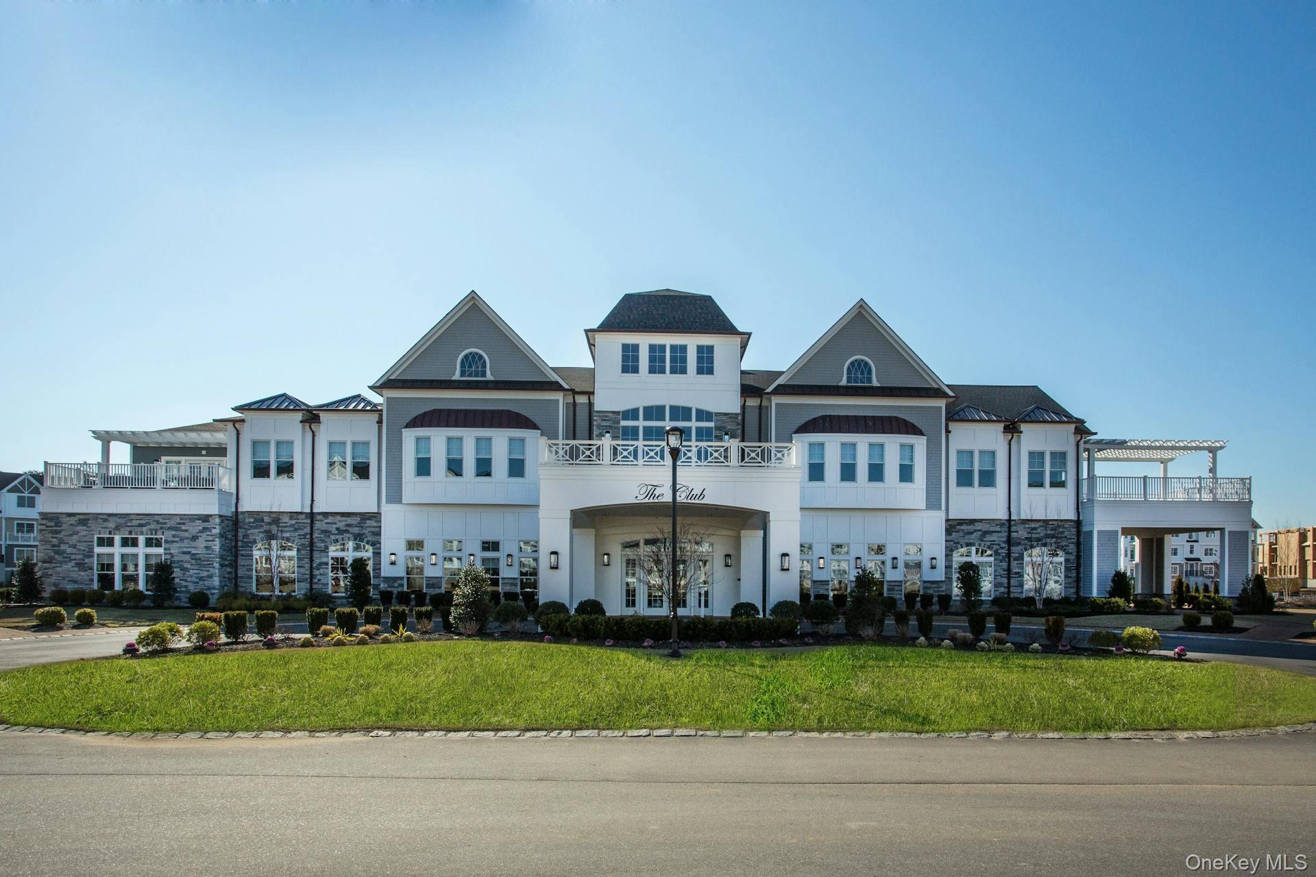 #2 photo, 18304 Aspenwood Drive, Plainview , NY 11803