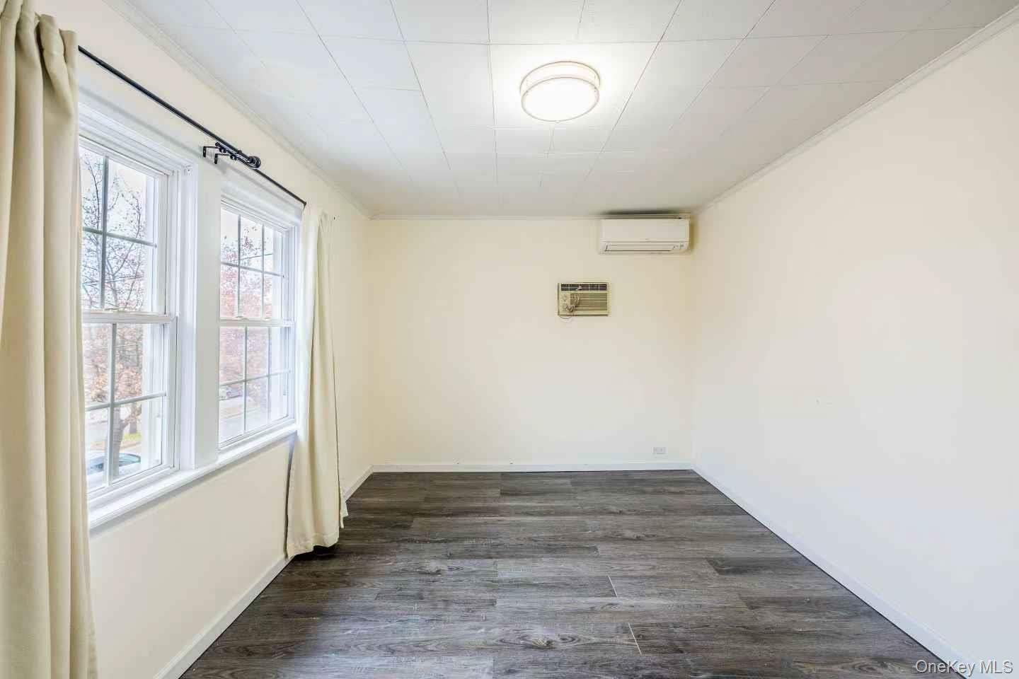 #19 photo, 3314 204th Street, Bayside , NY 11361