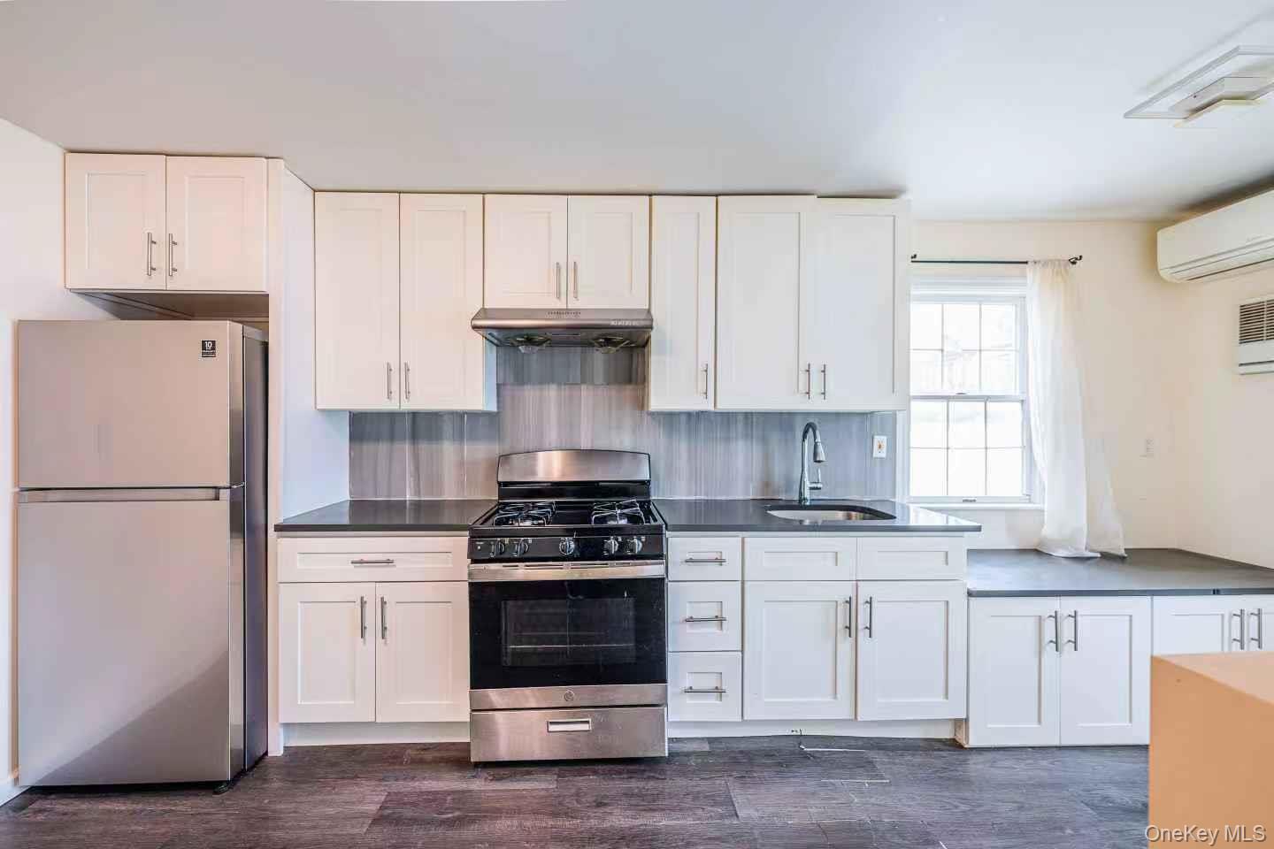 #4 photo, 3314 204th Street, Bayside , NY 11361