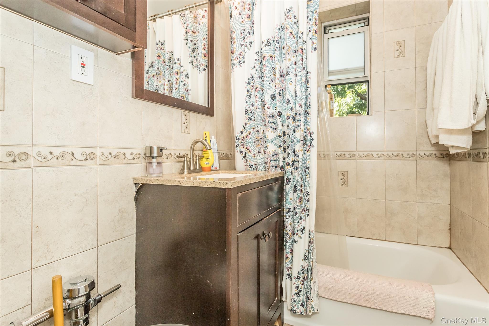 #11 photo, 51-28 30 Avenue, Woodside , NY 11377