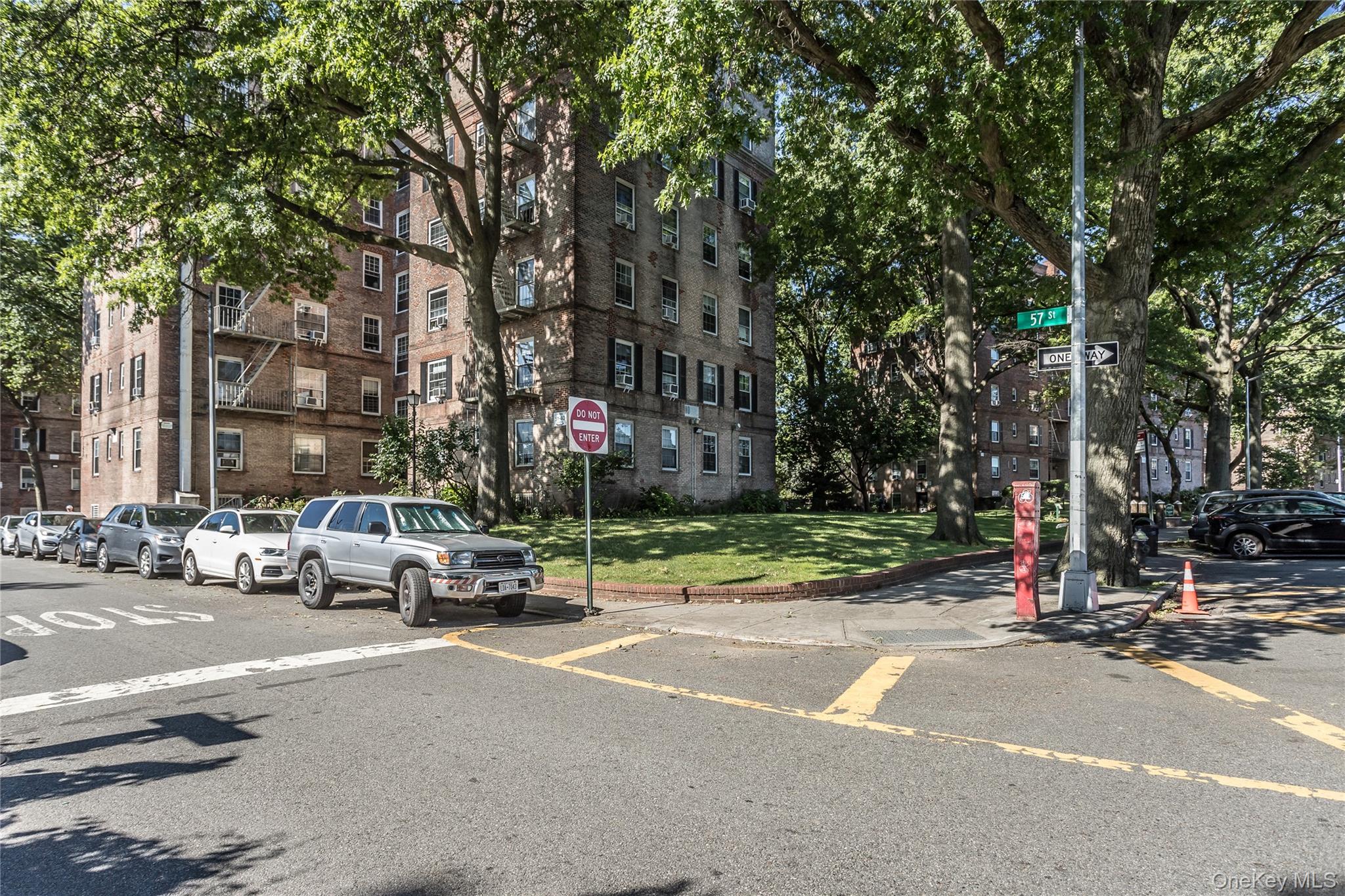 #16 photo, 51-28 30 Avenue, Woodside , NY 11377