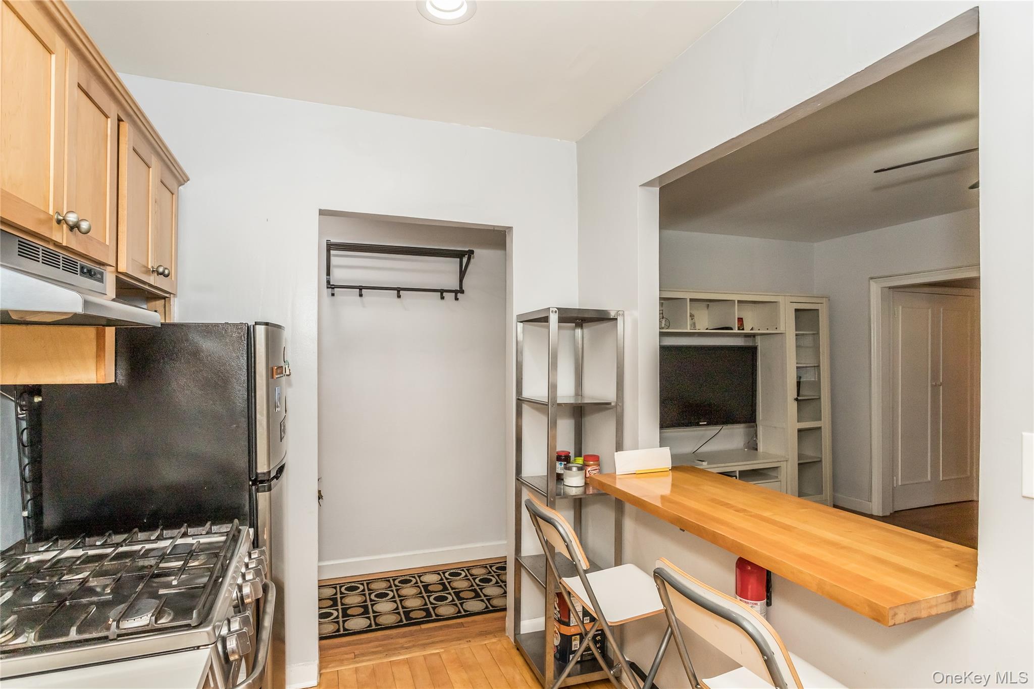 #8 photo, 51-28 30 Avenue, Woodside , NY 11377