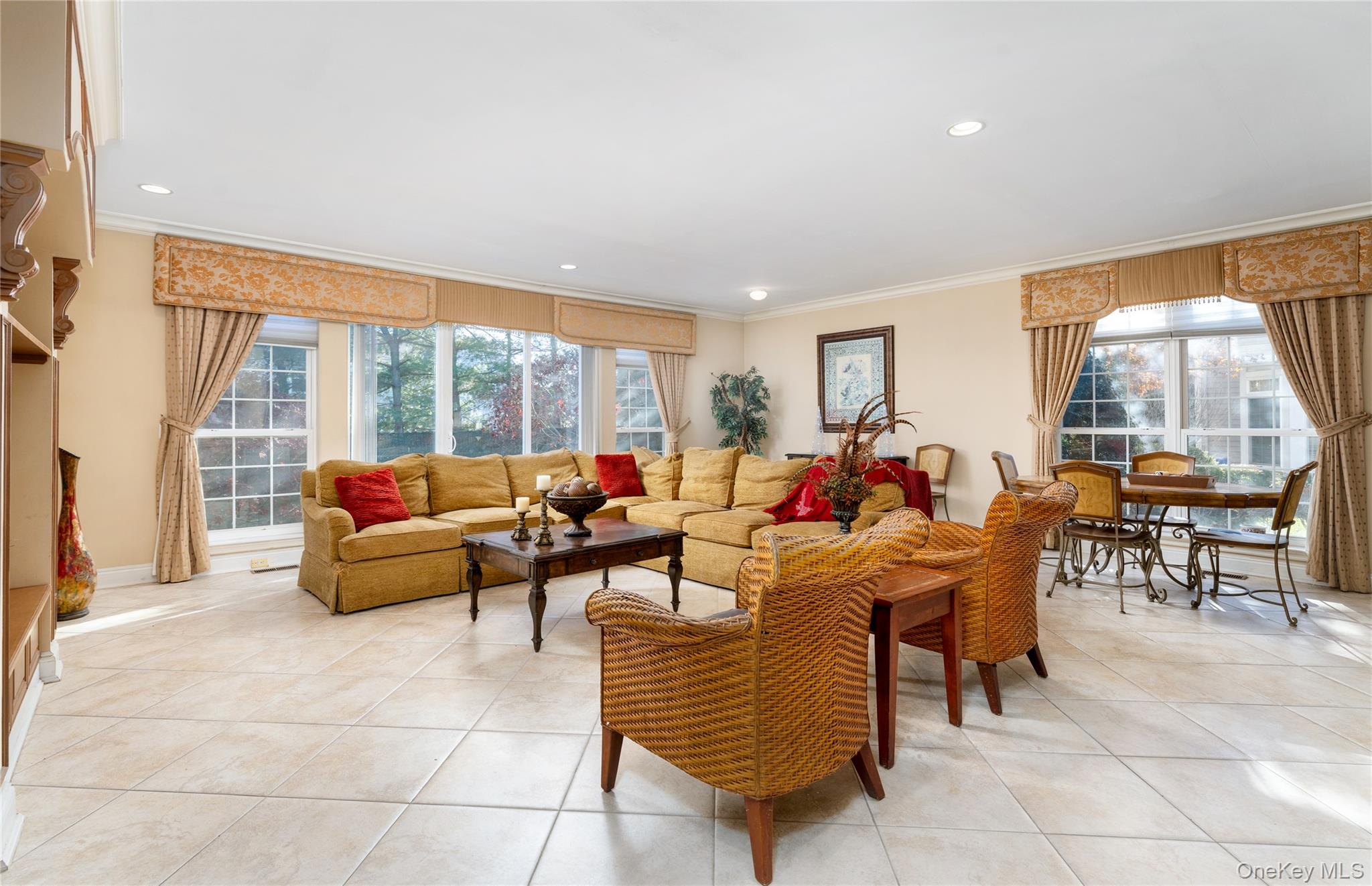 #11 photo, 19 Hamlet Woods Drive, Saint James , NY 11780