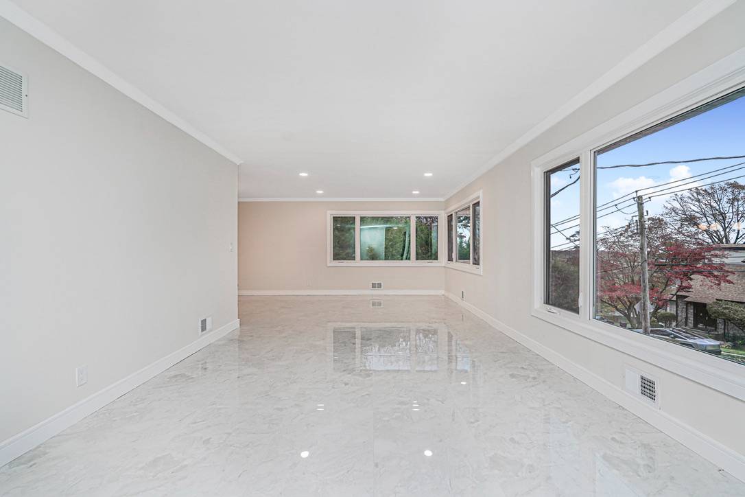 #20 photo, 113 Longview Road, Staten Island , NY 10304