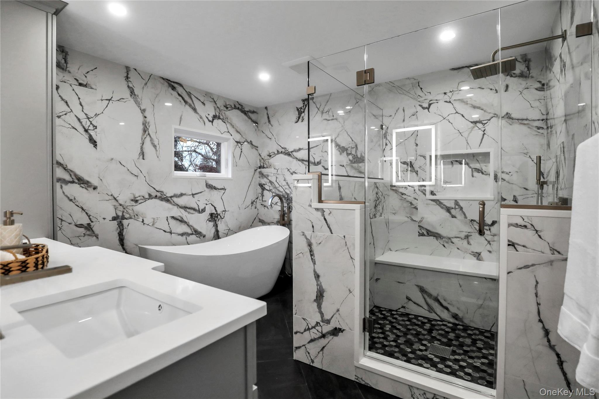 #11 photo, 9 Susan Lane, Dix Hills , NY 11746