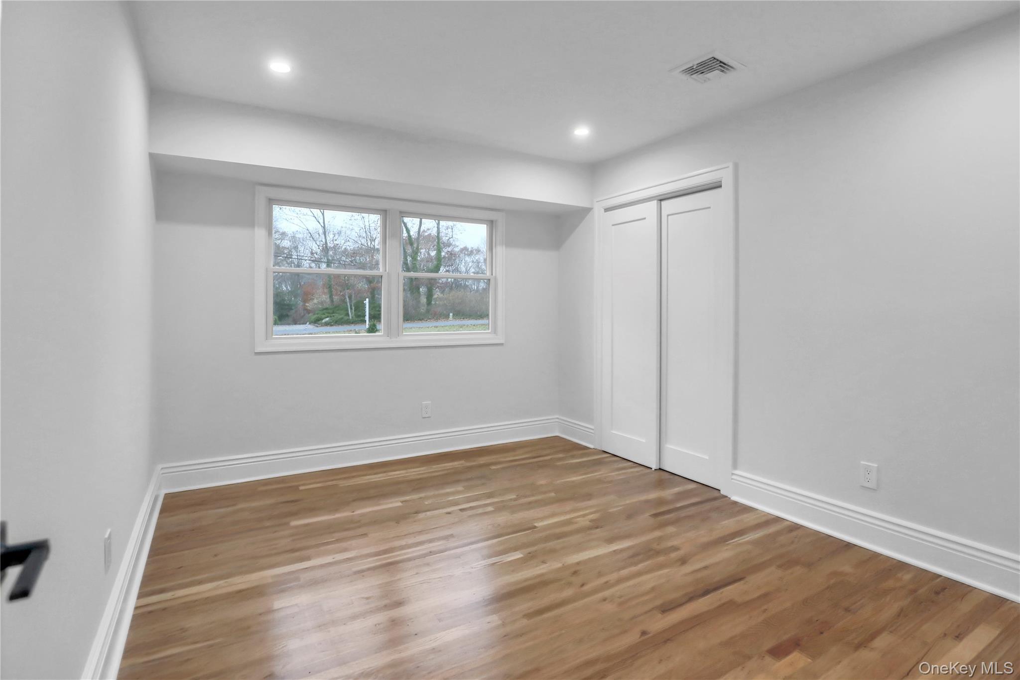 #13 photo, 9 Susan Lane, Dix Hills , NY 11746