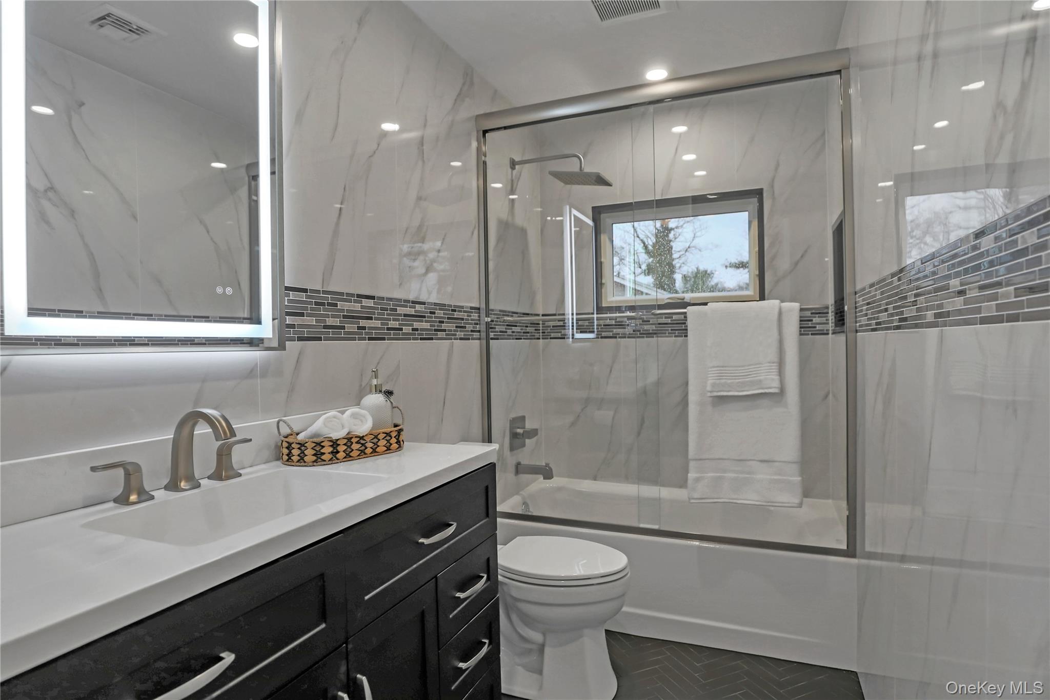 #15 photo, 9 Susan Lane, Dix Hills , NY 11746