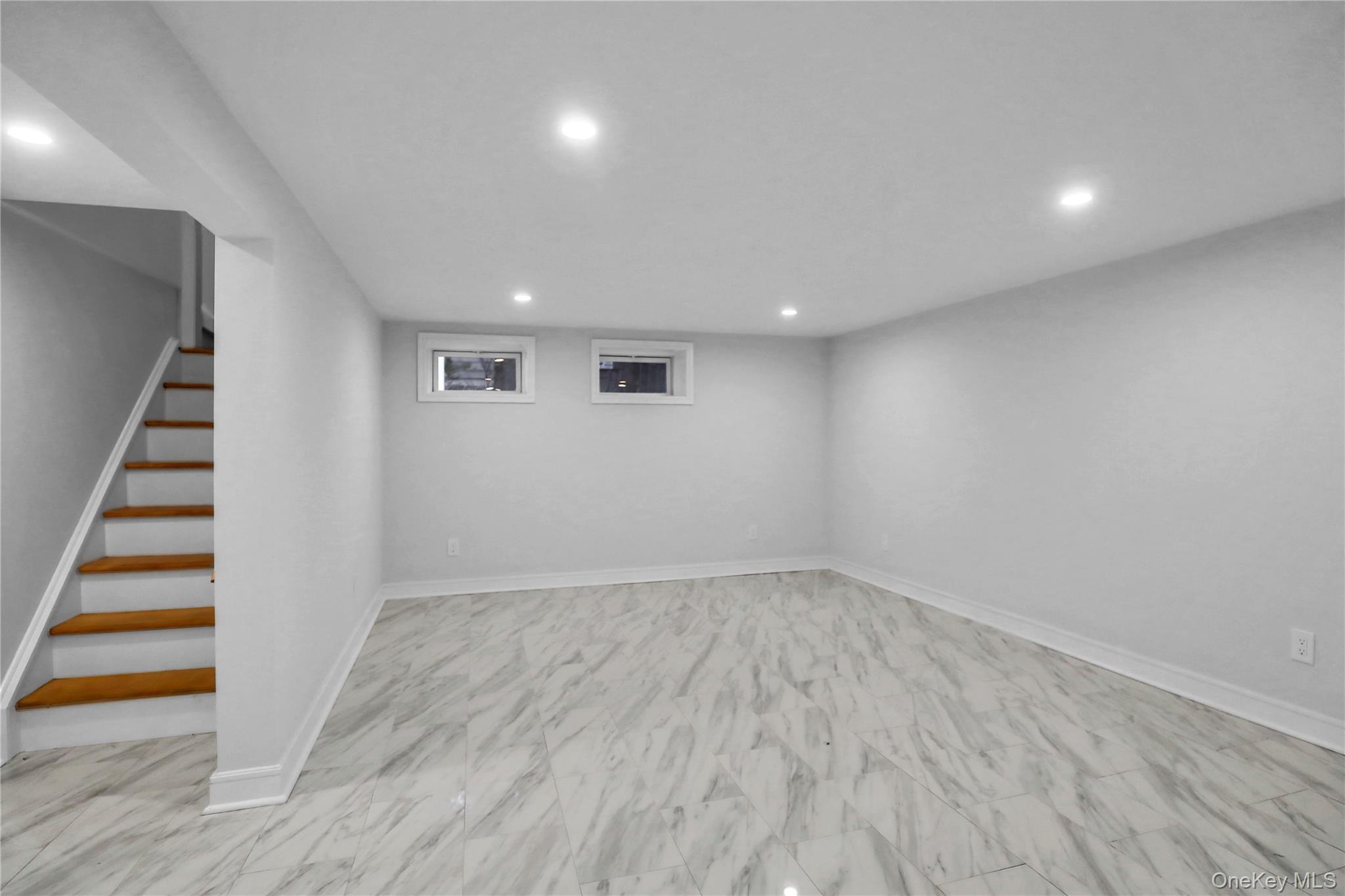 #18 photo, 9 Susan Lane, Dix Hills , NY 11746