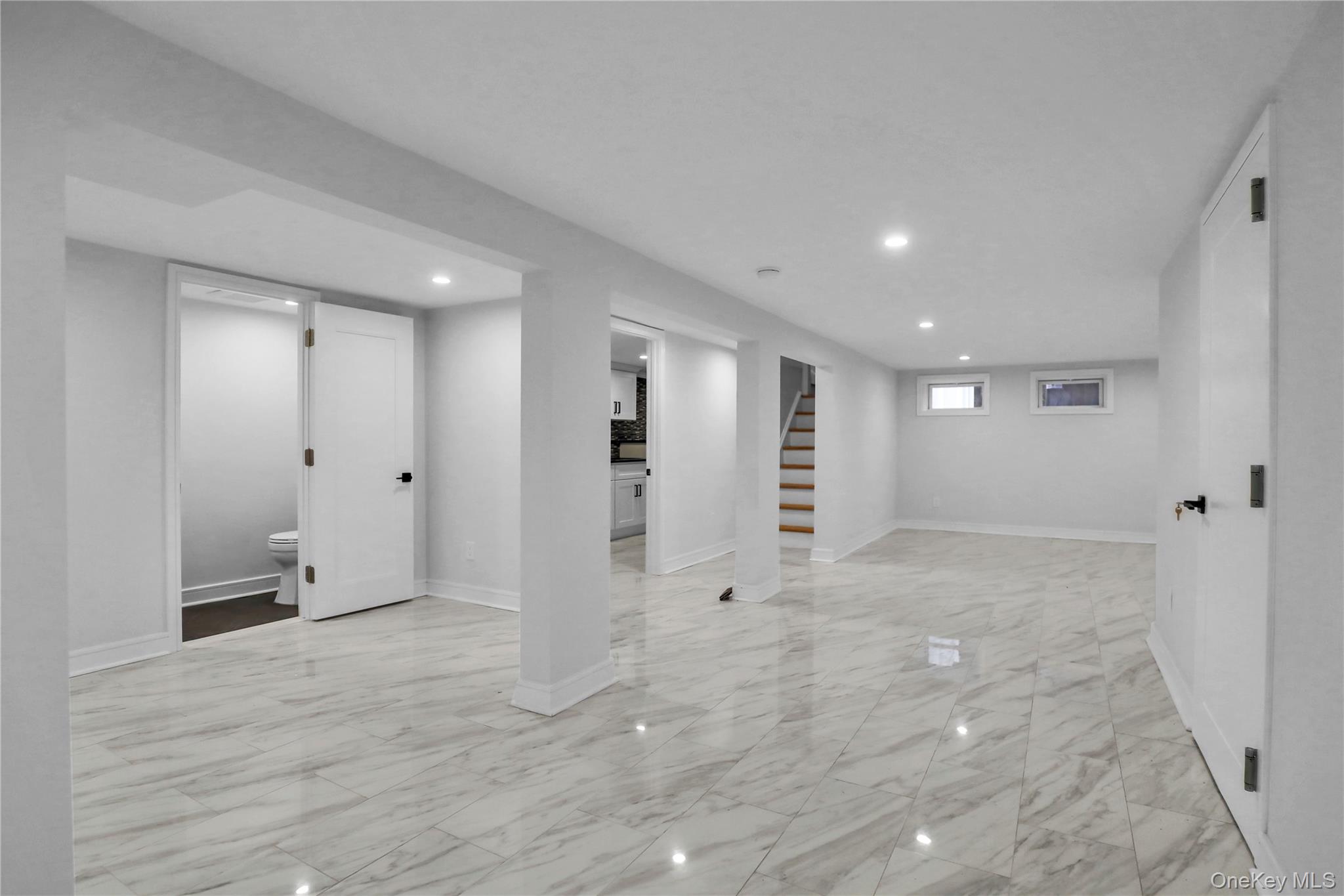 #19 photo, 9 Susan Lane, Dix Hills , NY 11746