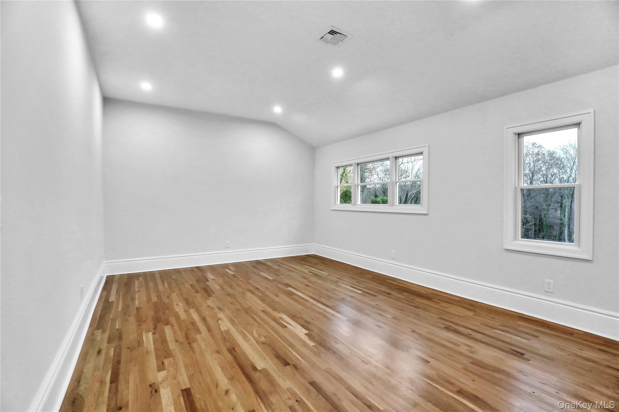 #5 photo, 9 Susan Lane, Dix Hills , NY 11746