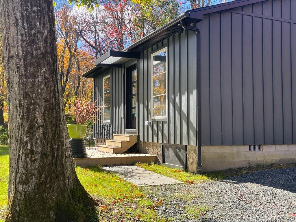 #2 photo, 44 Dellenbaugh Road, Cragsmoor , NY 12566