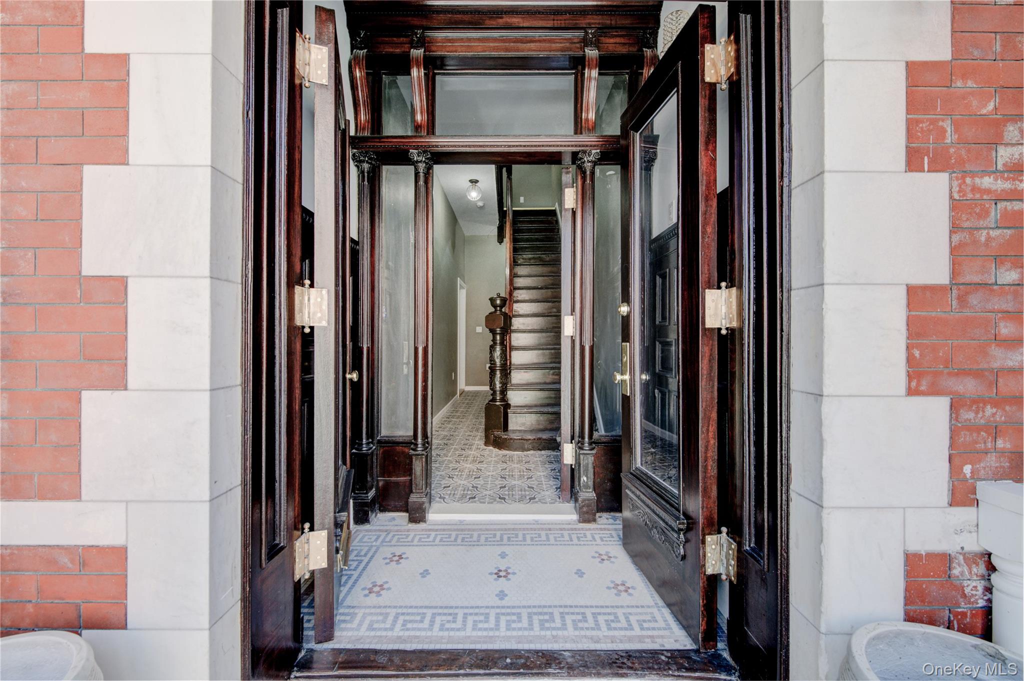 #5 photo, 330 E 198th Street, Bronx , NY 10458