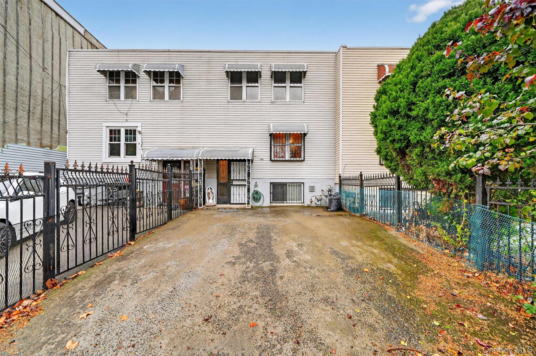 #4 photo, 1042 Fox Street, Bronx , NY 10459