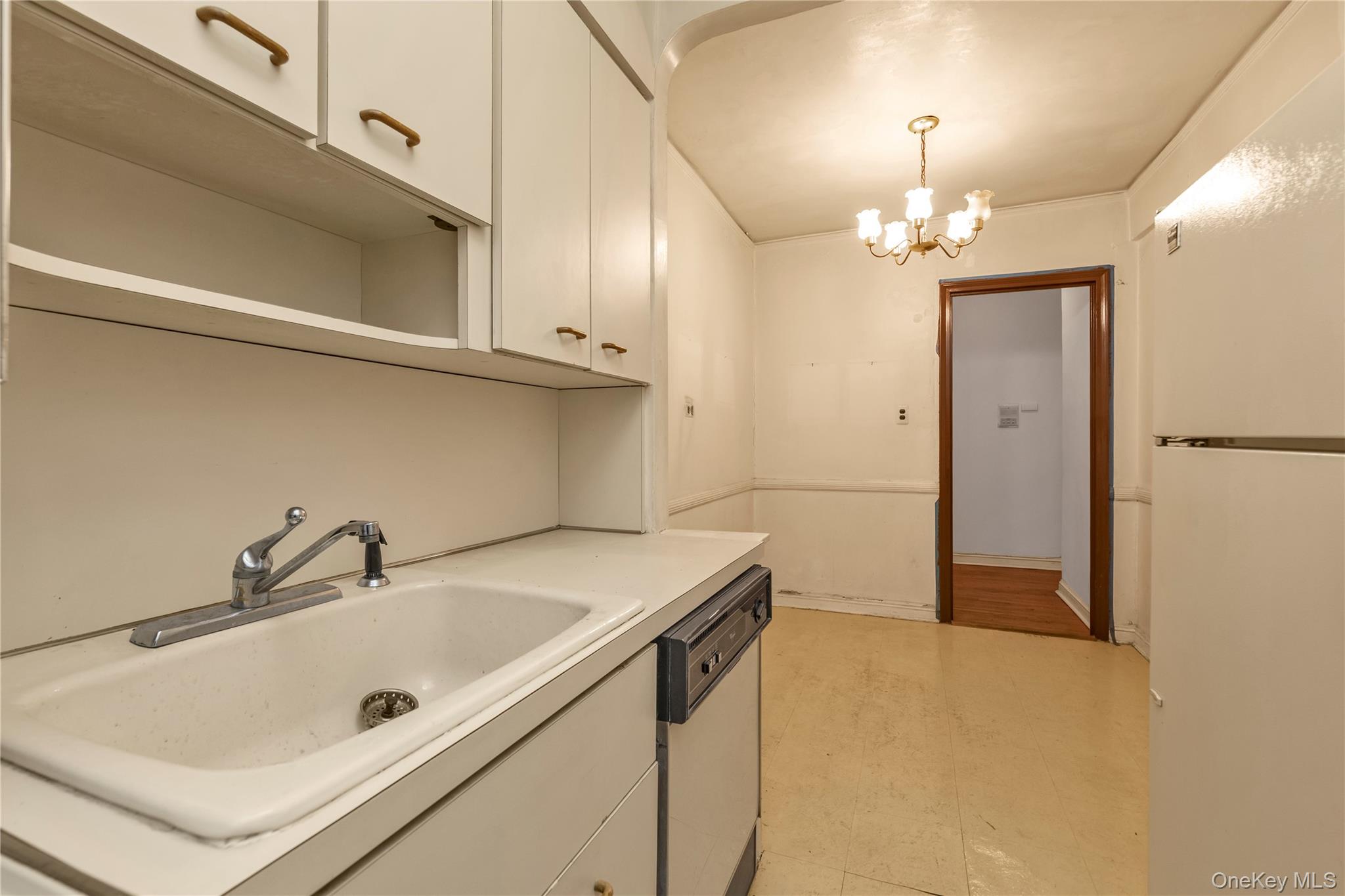 #17 photo, 76-12 35th Avenue, كوينز Jackson Heights , NY 11372