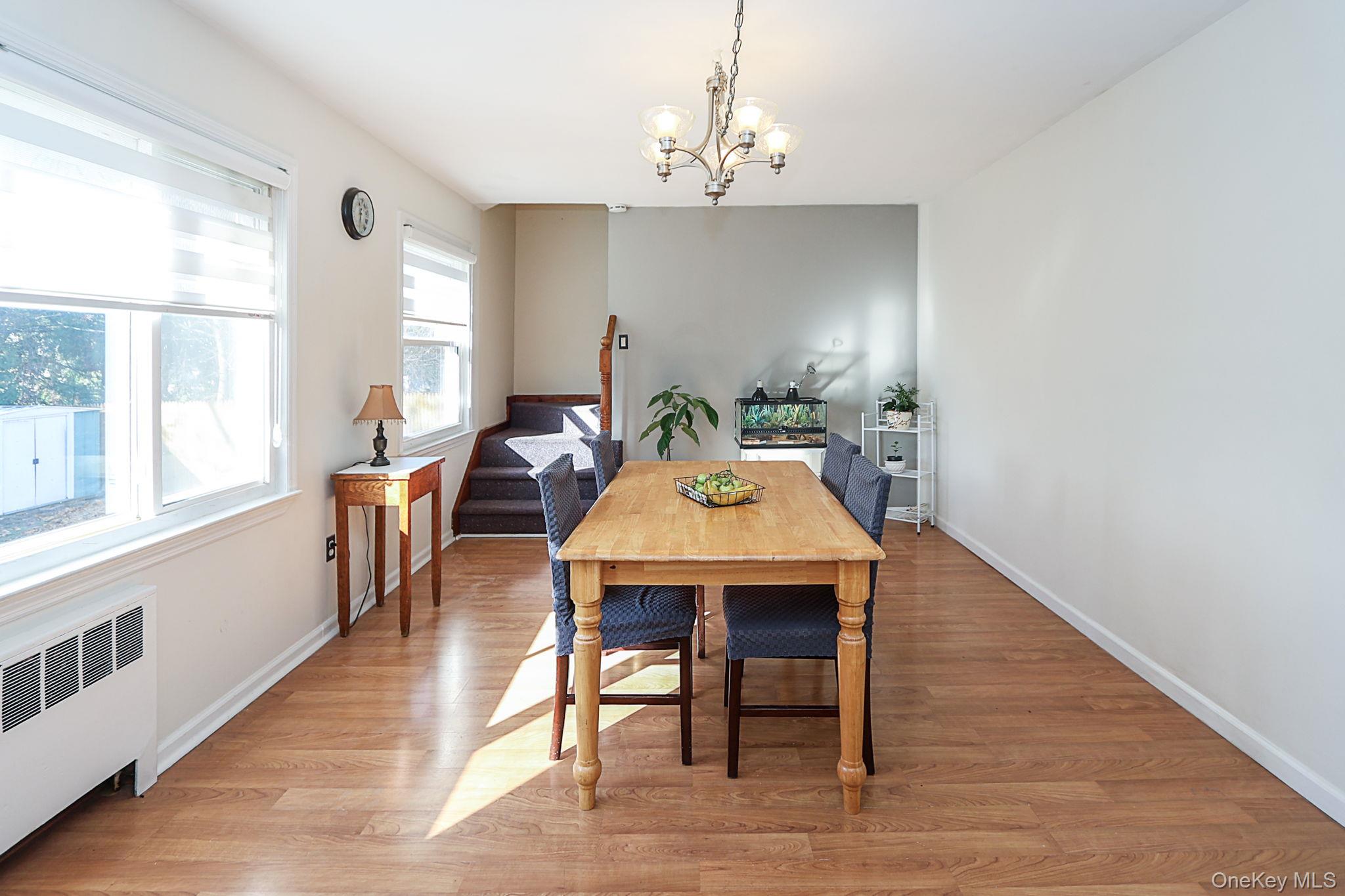 #10 photo, 828 E. Meadow Avenue, 長島 East Meadow , NY 11554