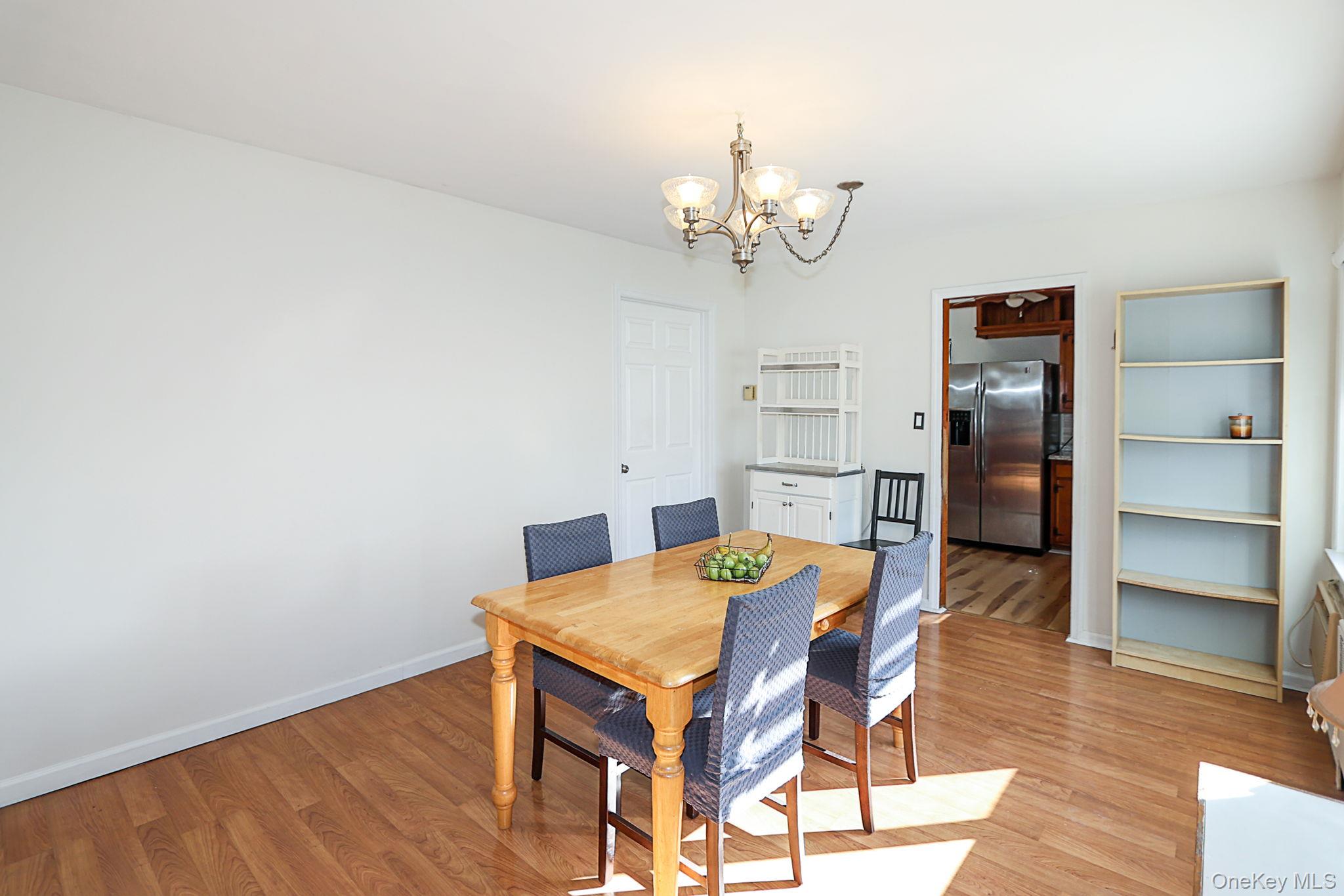 #11 photo, 828 E. Meadow Avenue, 長島 East Meadow , NY 11554