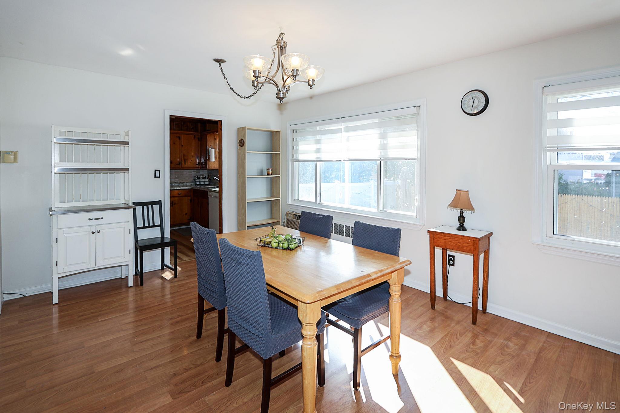 #12 photo, 828 E. Meadow Avenue, 長島 East Meadow , NY 11554