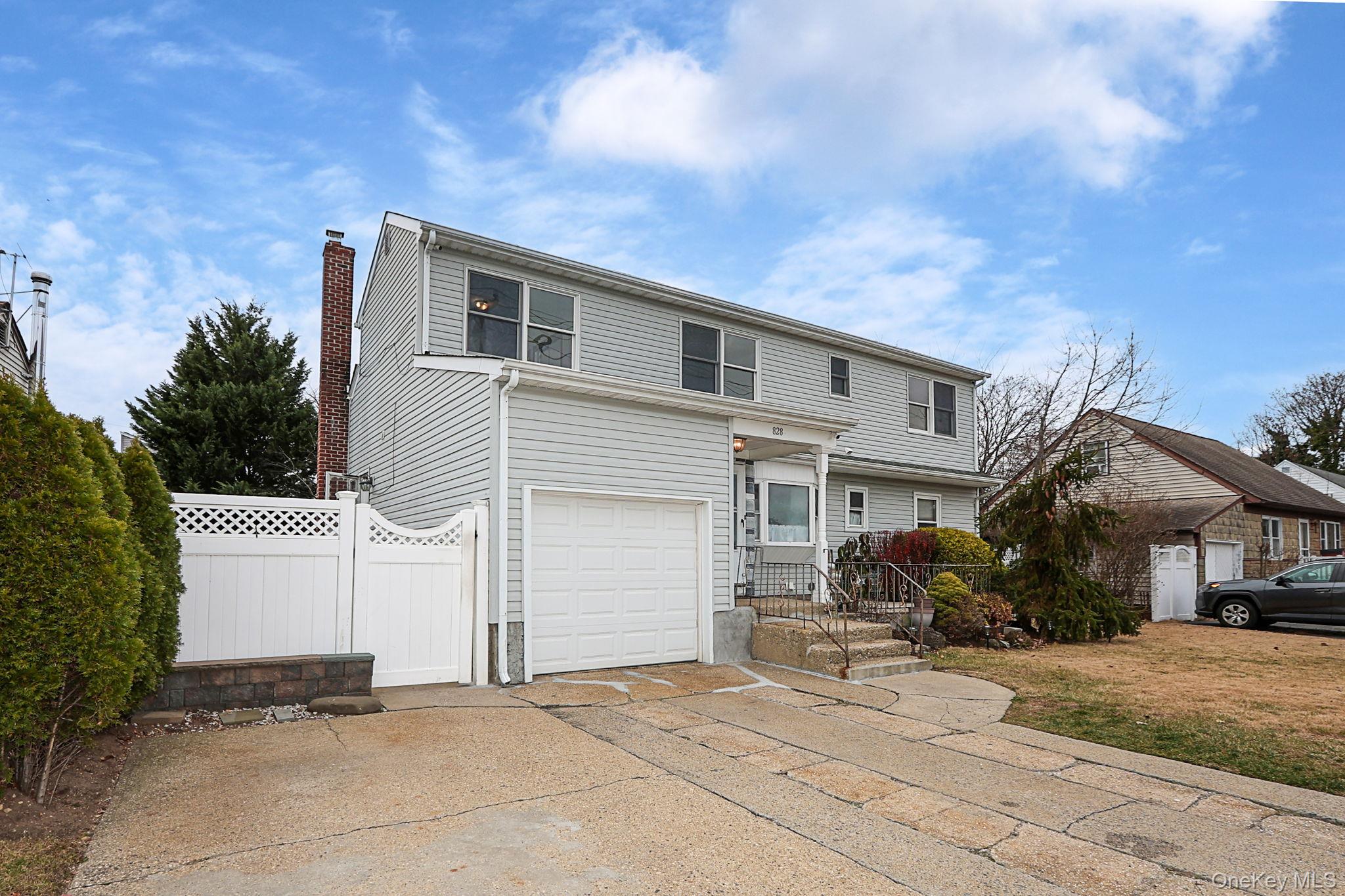 #2 photo, 828 E. Meadow Avenue, 長島 East Meadow , NY 11554
