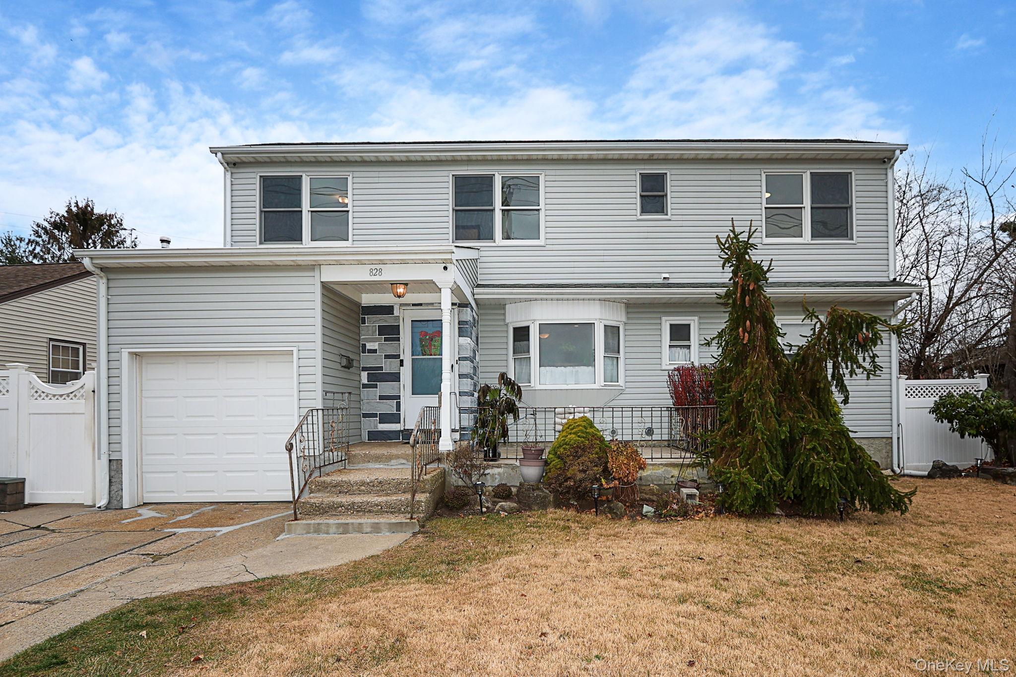 #3 photo, 828 E. Meadow Avenue, 長島 East Meadow , NY 11554