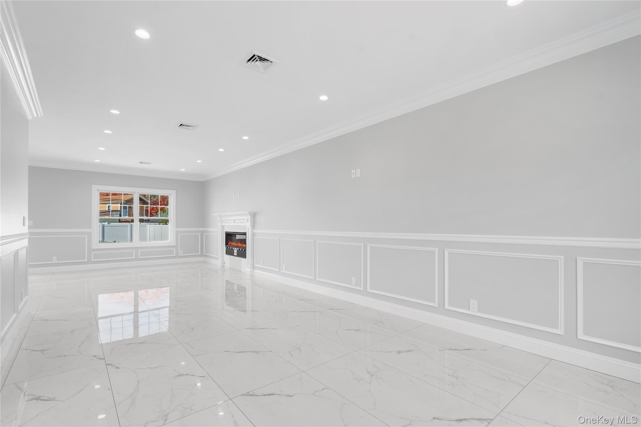 #10 photo, 30 Virginia Road, Syosset , NY 11791