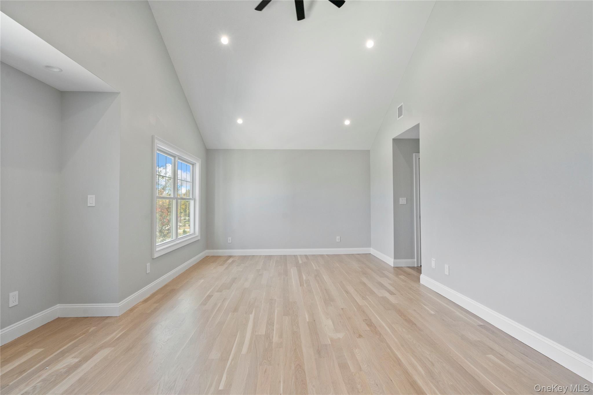 #17 photo, 30 Virginia Road, Syosset , NY 11791