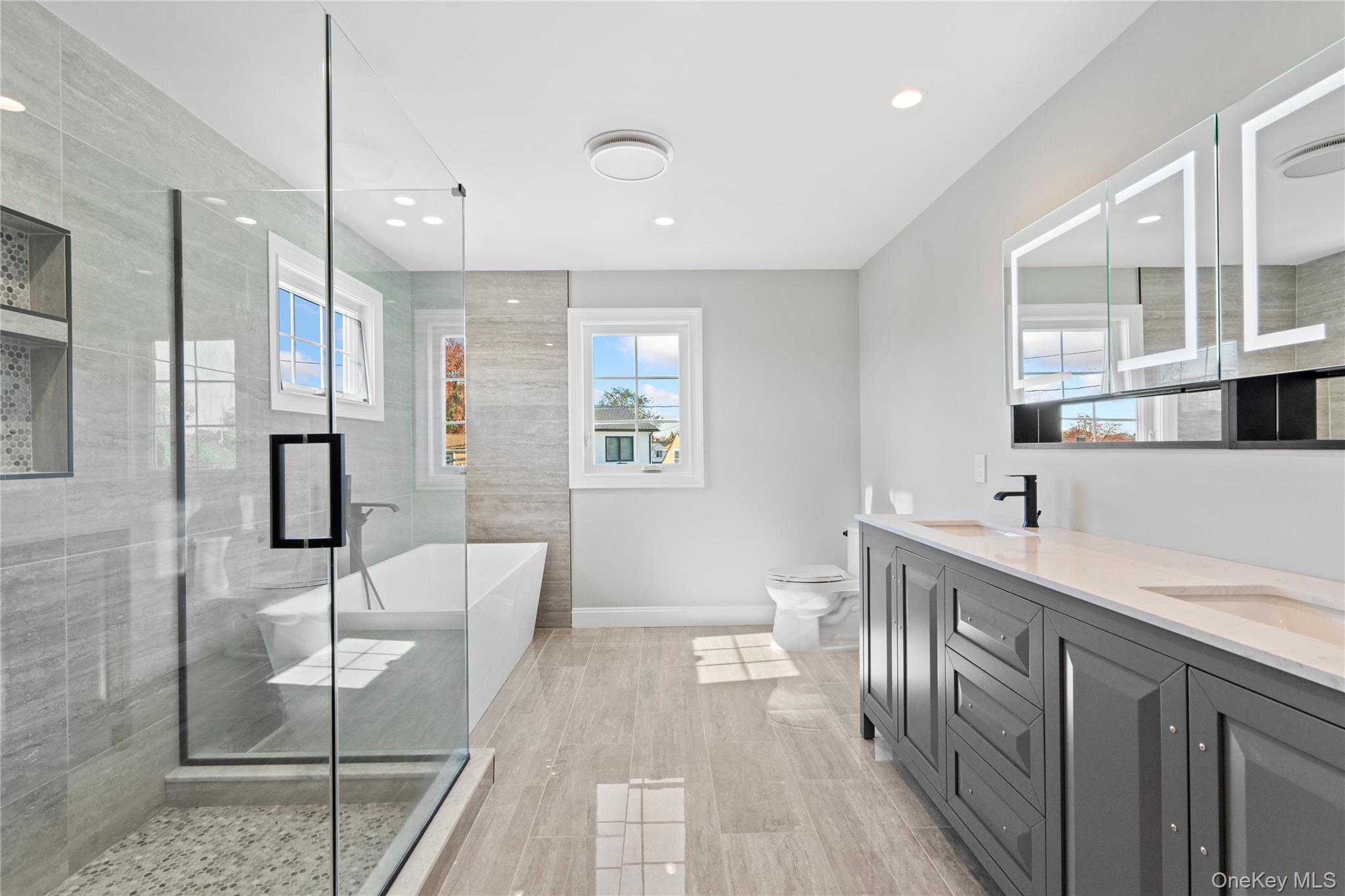 #19 photo, 30 Virginia Road, Syosset , NY 11791