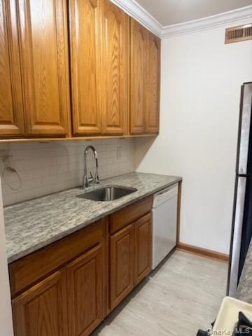 #10 photo, 250 Artist Lake Drive, Middle Island , NY 11953