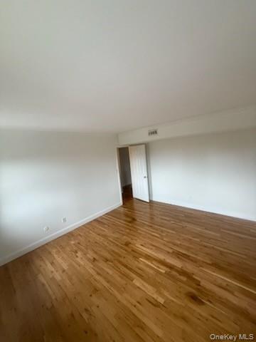 #7 photo, 250 Artist Lake Drive, Middle Island , NY 11953