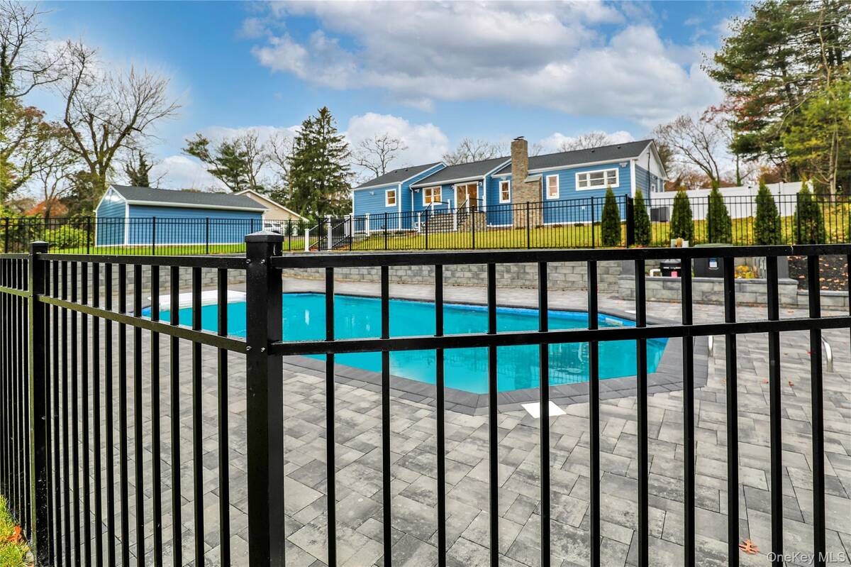 #22 photo, 9 Susan Lane, Dix Hills , NY 11746