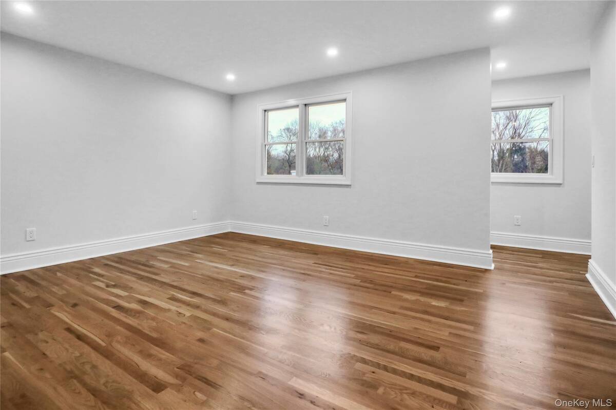 #7 photo, 9 Susan Lane, Dix Hills , NY 11746