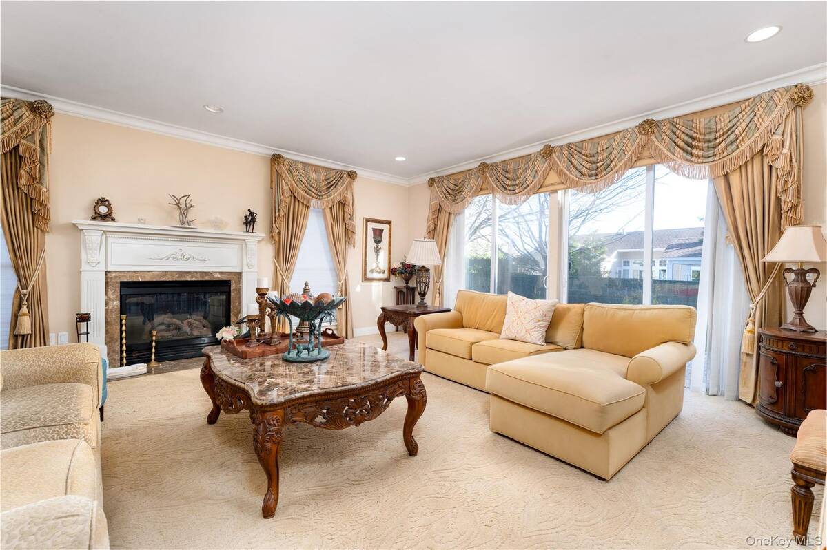 #11 photo, 19 Hamlet Woods Drive, Smithtown , NY 11780