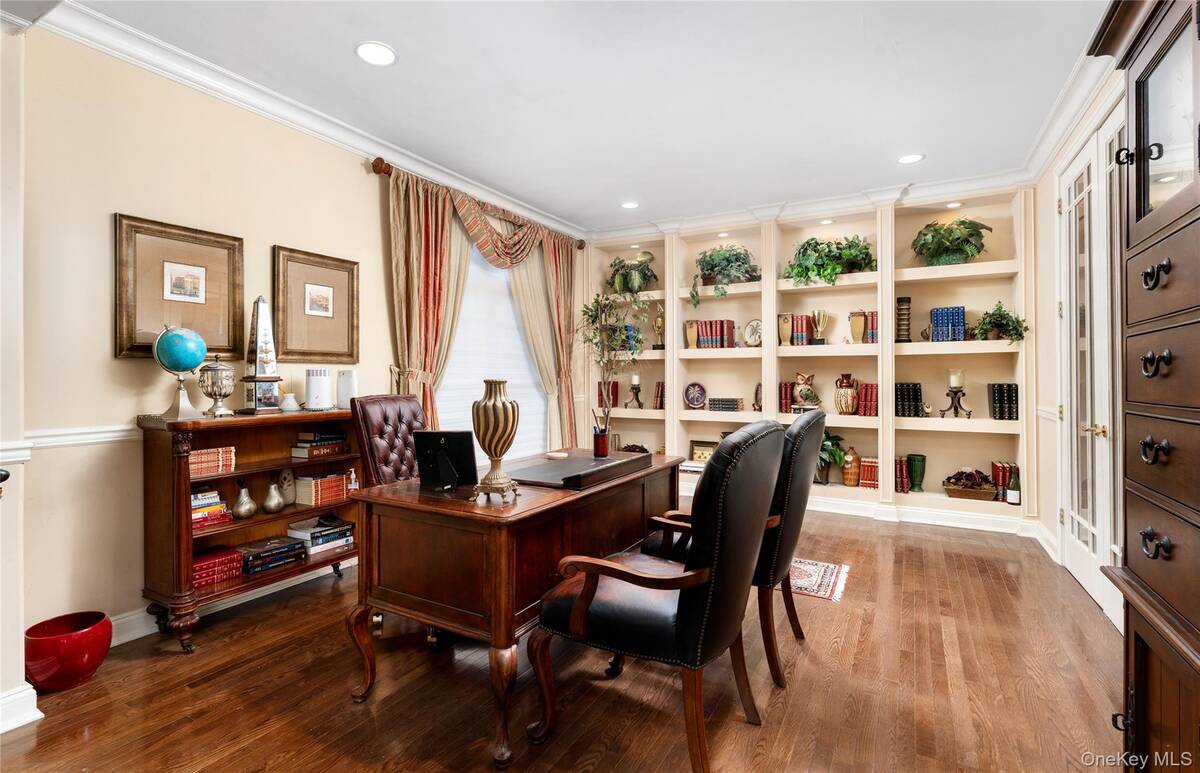 #14 photo, 19 Hamlet Woods Drive, Smithtown , NY 11780