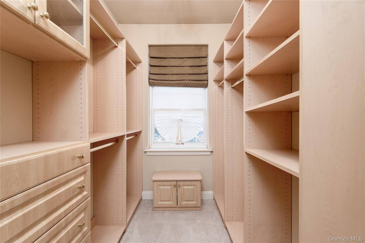 #23 photo, 19 Hamlet Woods Drive, Smithtown , NY 11780